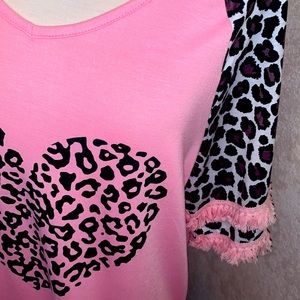 💕NEW⭐️LEOPARD HEART BOHO Pink TOP💗w/Tassels. Tagged Small but more a Medium